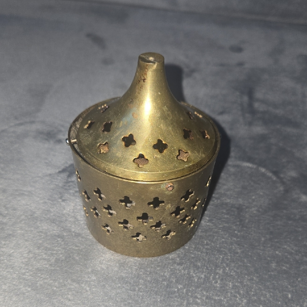 Source Unknown Gold Perforated Candle Holder